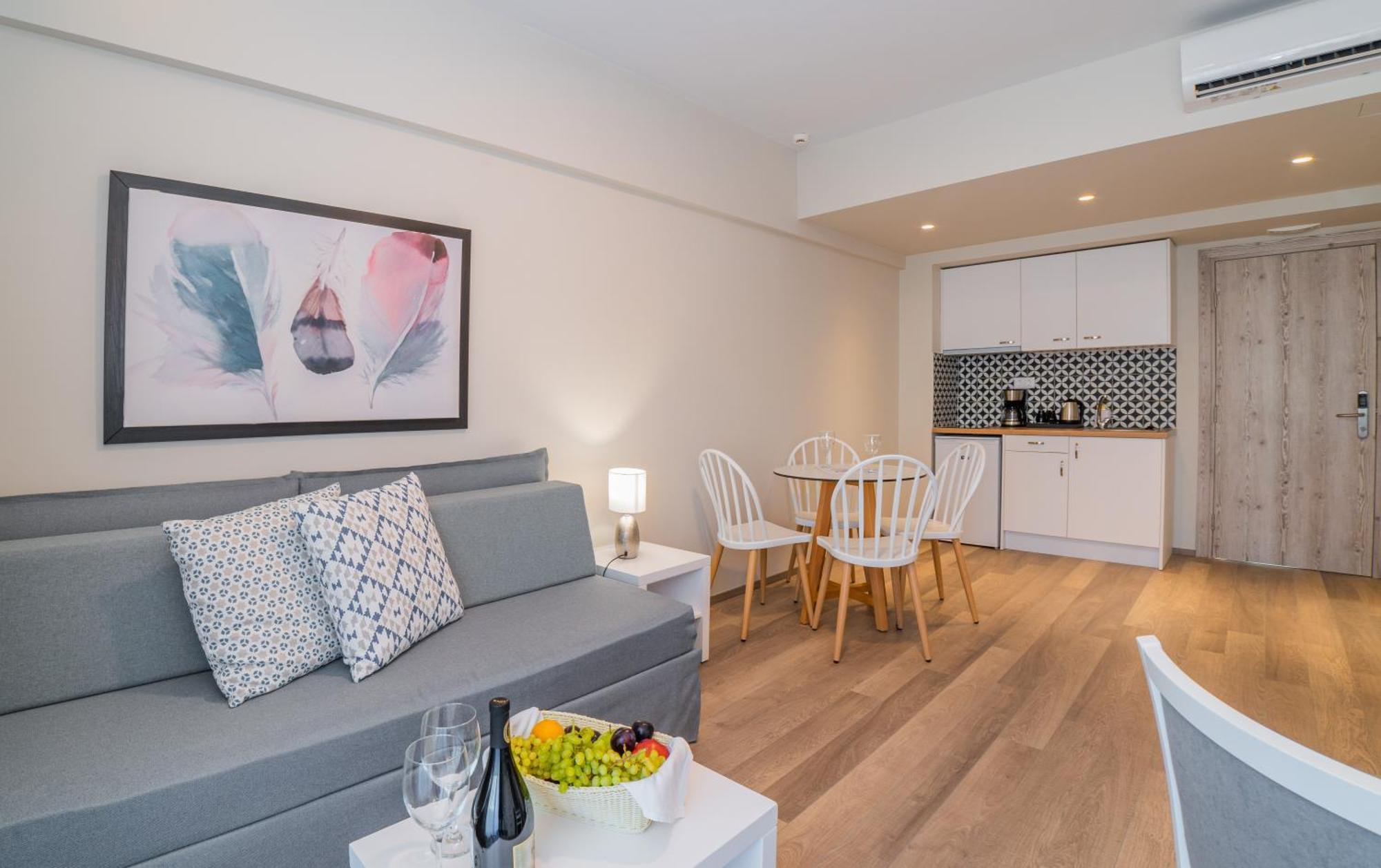 One-Bedroom Apartment,1431943183:JPEG